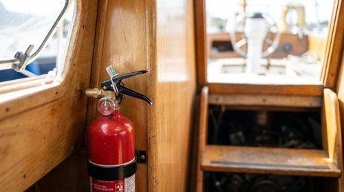 Sikkerhedsudstyr -til -baad -compressed