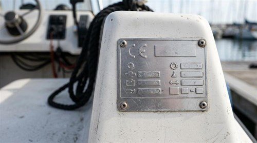 Ce -maerkning -baad -compressed