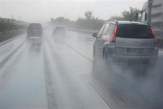 Beskyt din bil i det våde vejr med en undervognsbehandling